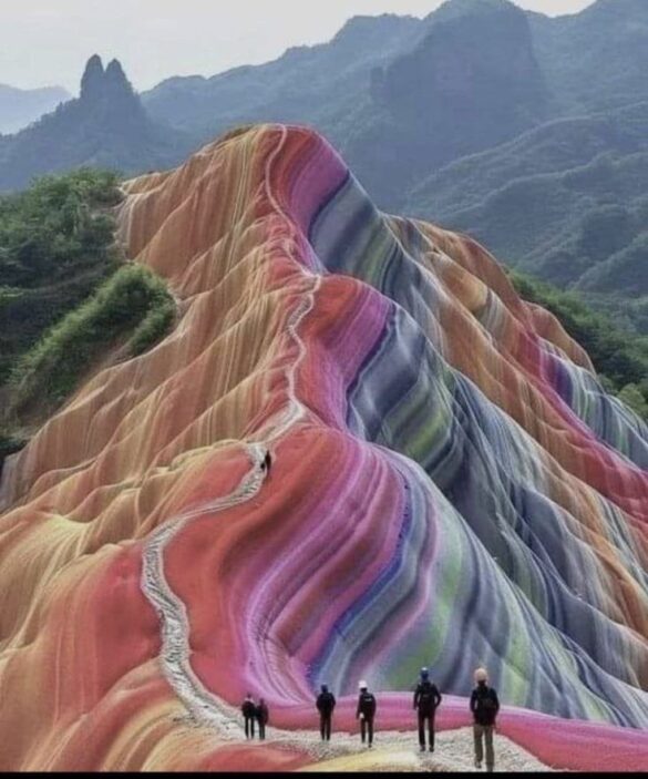 Saudade é amar um passado que ainda não passou